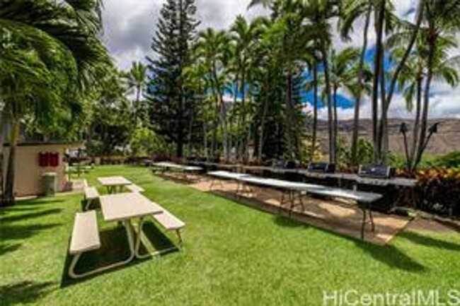 Building Photo - Makaha Valley Towers Furnished 1 Bedroom