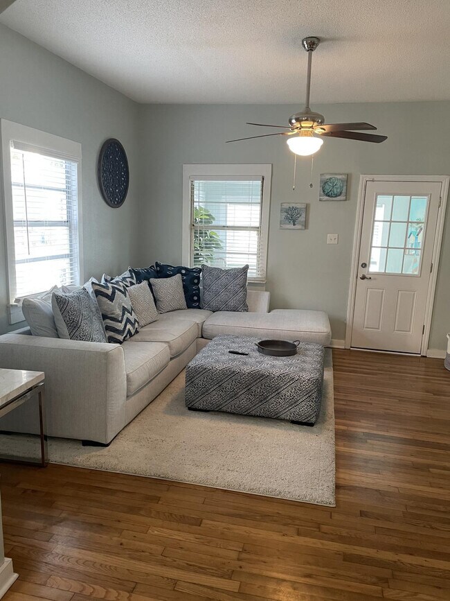 Building Photo - 411 N D St