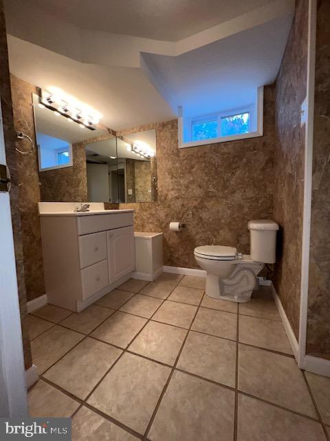 Building Photo - 3704 Bevan Dr
