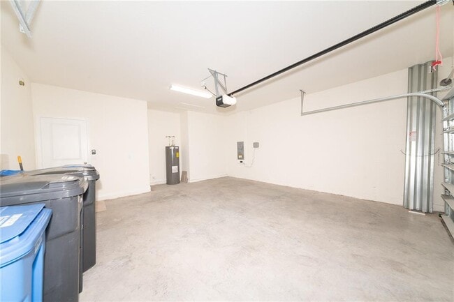 Building Photo - 16619 Mooner Plank Cir