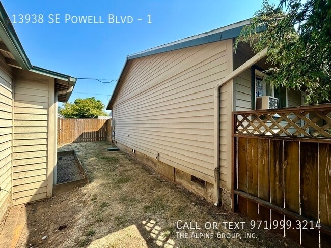 Building Photo - 13938 SE Powell Blvd