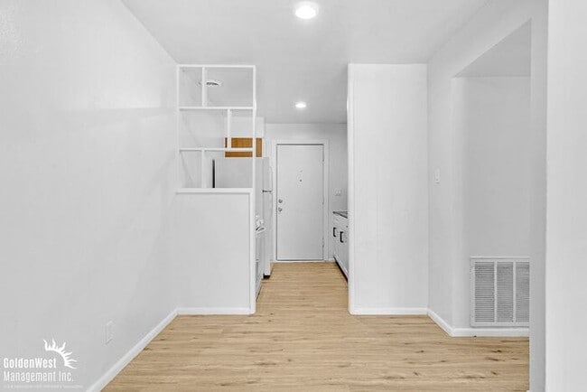 Building Photo - Updated 2Bdm 1Ba in Apartment Community!