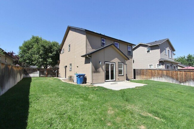 Building Photo - Immaculate home nestled in SE Boise