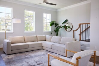 Building Photo - 815 Bringhurst St