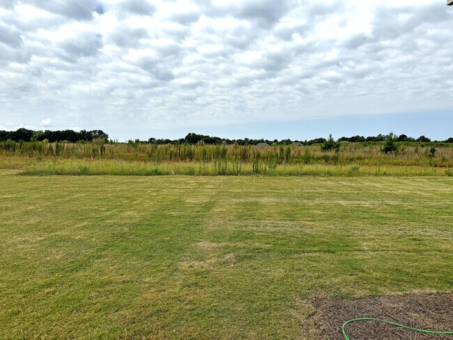 Building Photo - 230 Pedric Dr