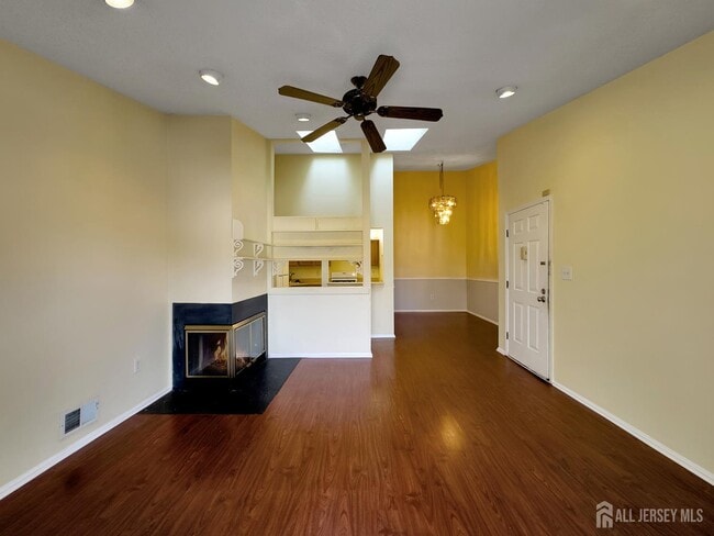 Building Photo - 479 Danbury Ln