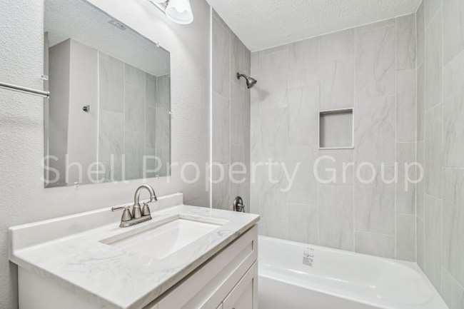 Building Photo - 16901 Melba Ln
