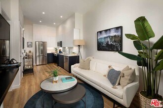 Building Photo - 3223 Wilshire Blvd