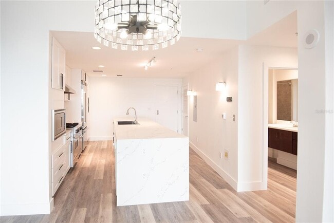 Building Photo - 1208 E Kennedy Blvd