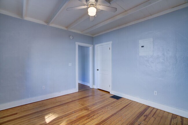 Building Photo - Turn of the Century Bungalow 1 bed, Downto...