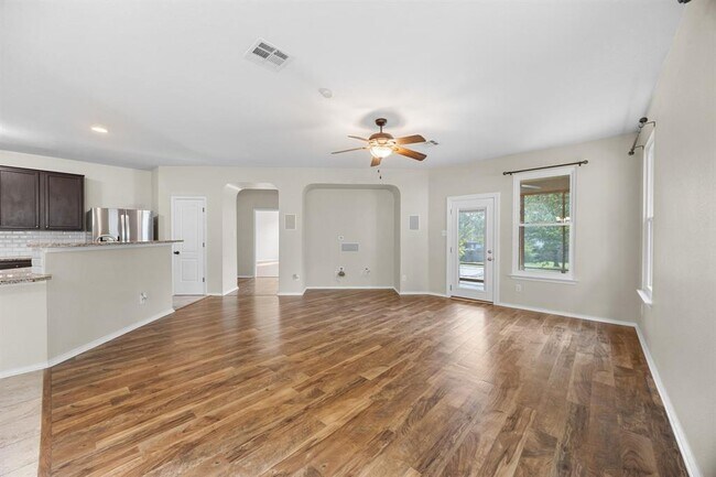 Building Photo - 4409 Woodstock Dr