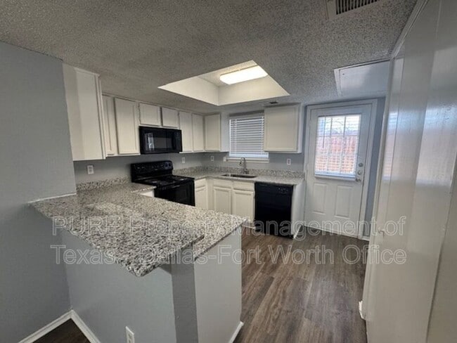 Building Photo - 4004 W Pioneer Dr