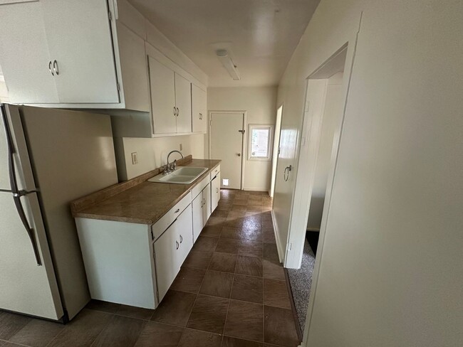 Building Photo - Cozy Quiet Grass Valley Charmer - 1/1 650 SF (Driveway, Parking, & Yard)