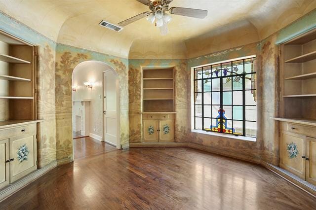 Building Photo - 6025 Lewis St