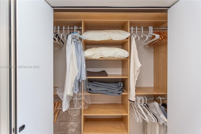 Building Photo - 520 West Ave