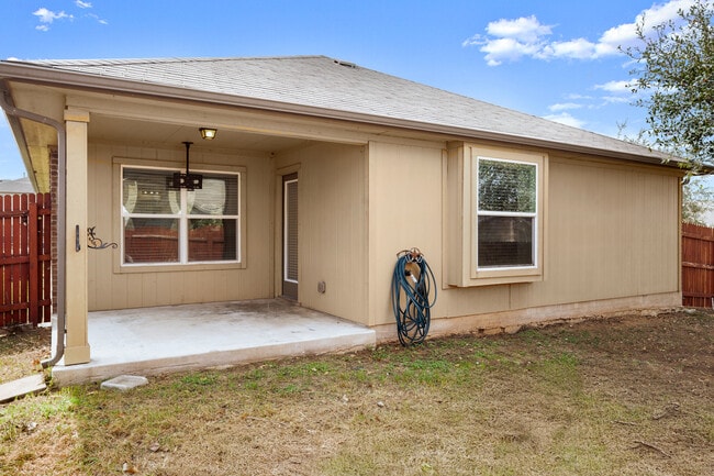 Building Photo - 101 Song Sparrow Cv