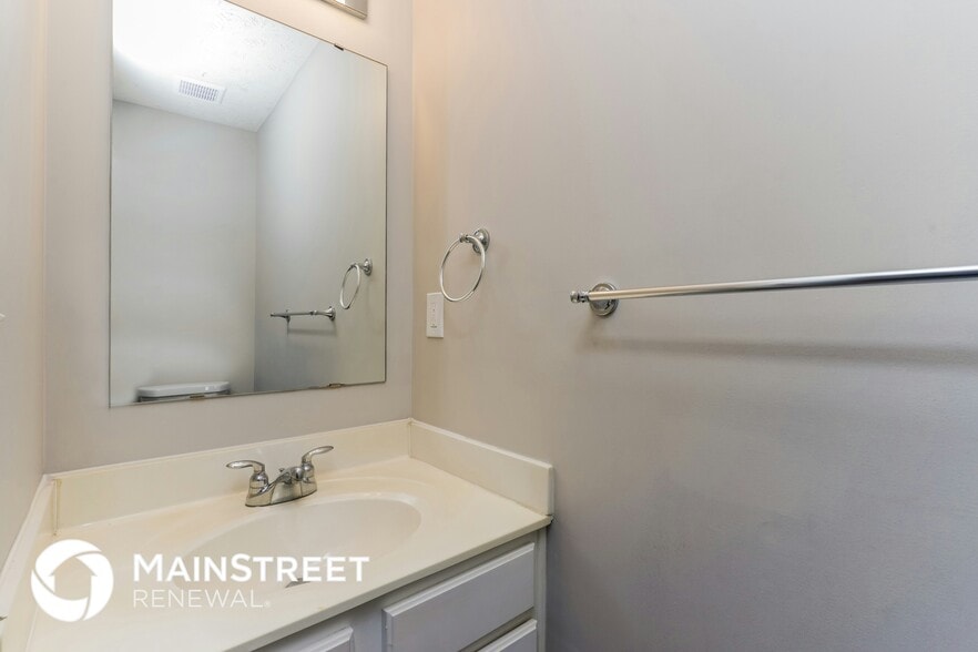 Building Photo - 9805 River Trail Dr