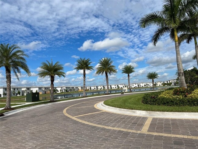 Building Photo - 1864 SE 27th Rd