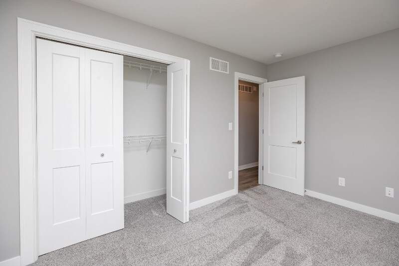 Building Photo - 2116 Twiggy Dr NE