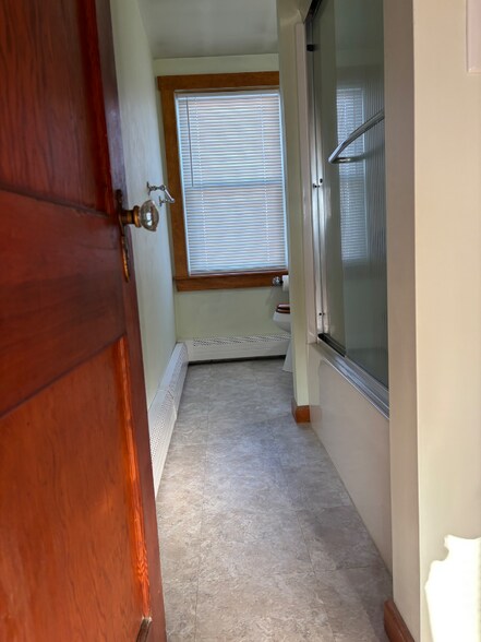 Building Photo - 1563 Cove Rd