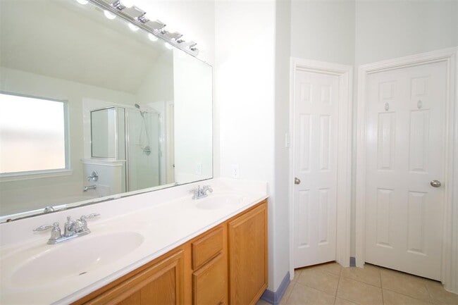 Building Photo - 13222 Boxwood Terrace Dr