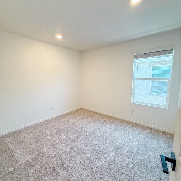 Building Photo - 7061 Cottage Vis Ave