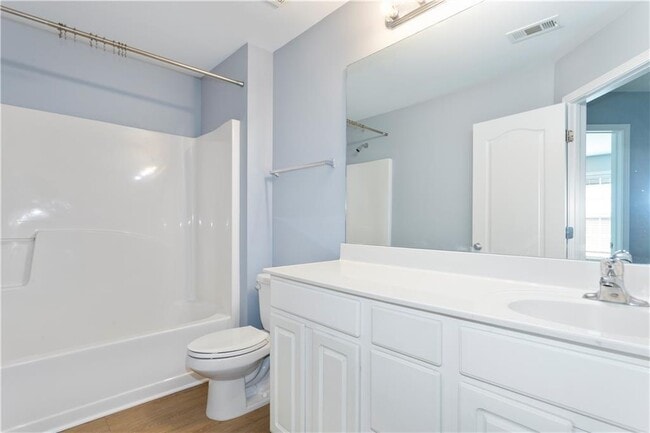 Building Photo - 995 Treymont Way SW