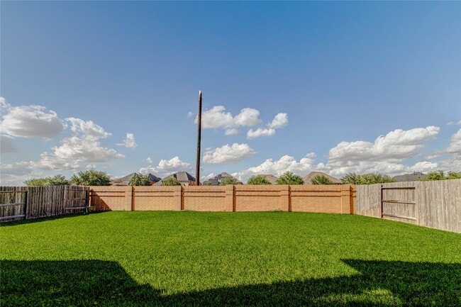 Building Photo - 27810 Yorkshire Brook Ln