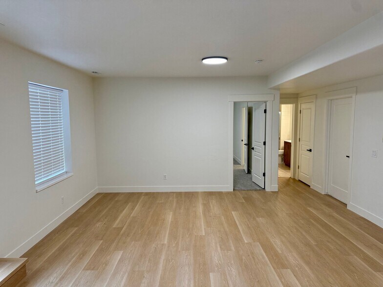 Building Photo - 11282 Alpine Creek Way