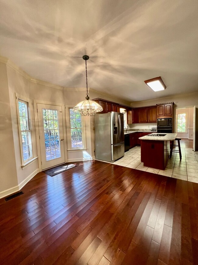 Building Photo - Fabulous 4BR 2.5BA Home on 1.25 Acres