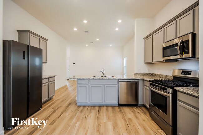 Building Photo - 15807 Kinord Ter Dr