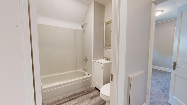 Building Photo - Old Brooklyn - 3 Bedroom Single Family Home