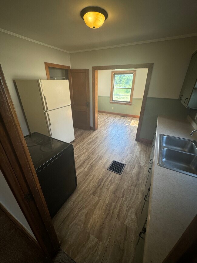 Building Photo - 912 Oak Grove Ave