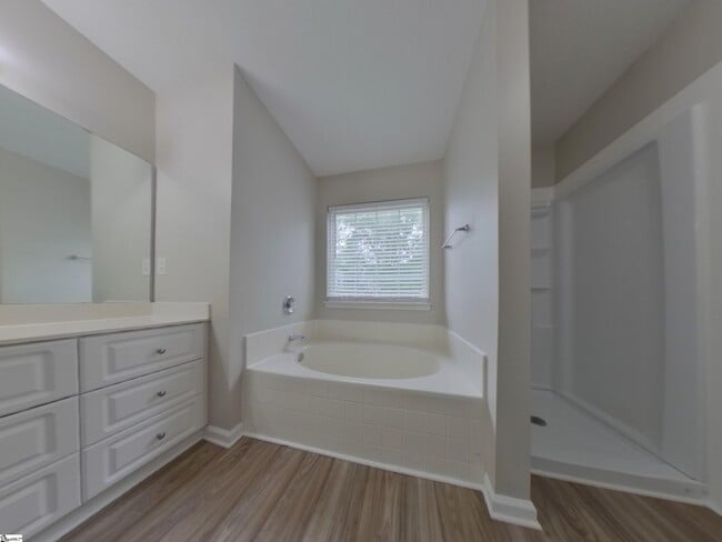 Building Photo - 403 Ashridge Way
