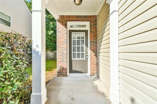 Building Photo - 2694 Winslow Ridge Dr NE