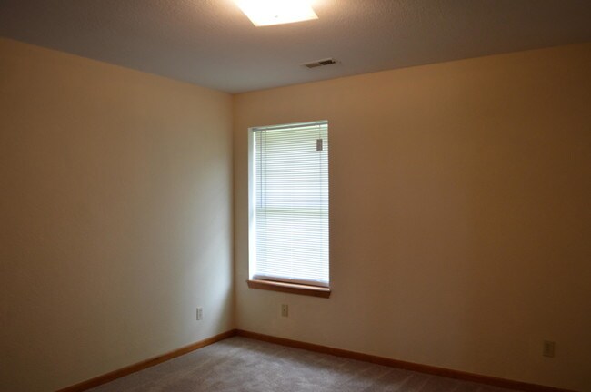 Building Photo - 4200 Derby Ridge Dr