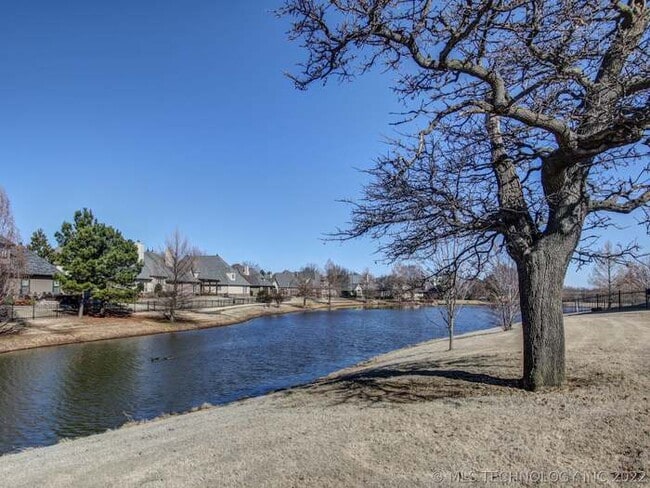 Building Photo - 12414 S Cedar Ave