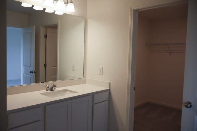 Building Photo - 3413 Baybrooke Dr
