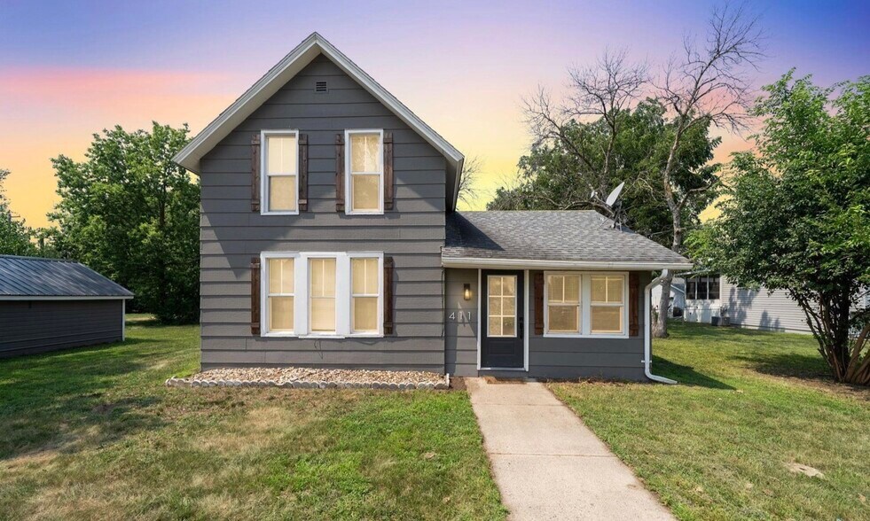Building Photo - 411 S Dakota St