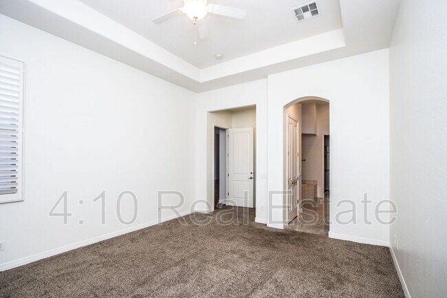 Building Photo - 14590 W Hidden Terrace Loop