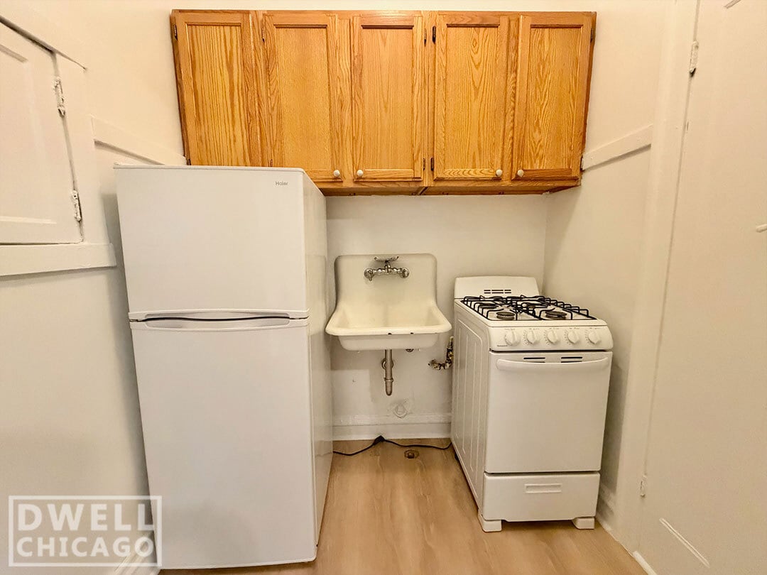 Building Photo - 2532 N Sawyer Ave