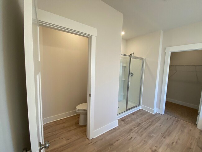 Building Photo - 3398 Southwind Dr