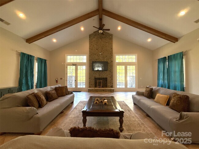 Building Photo - 14019 Thompson Rd