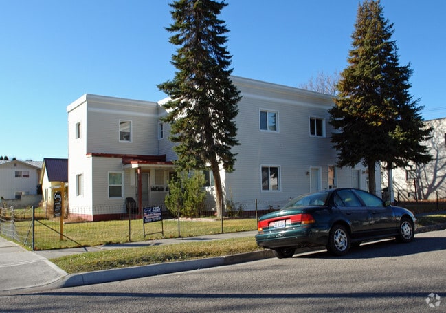 Building Photo - 218 S Water St