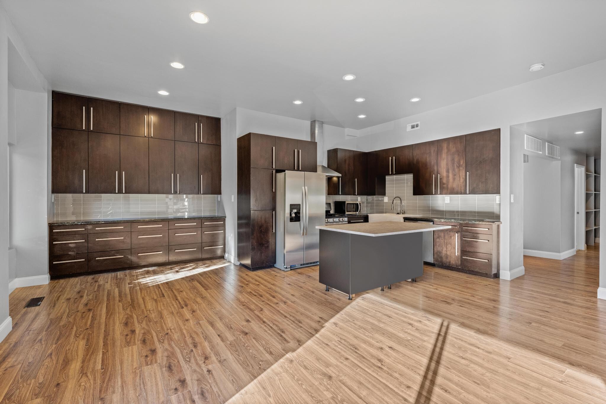 Building Photo - 5275 Reservoir Dr