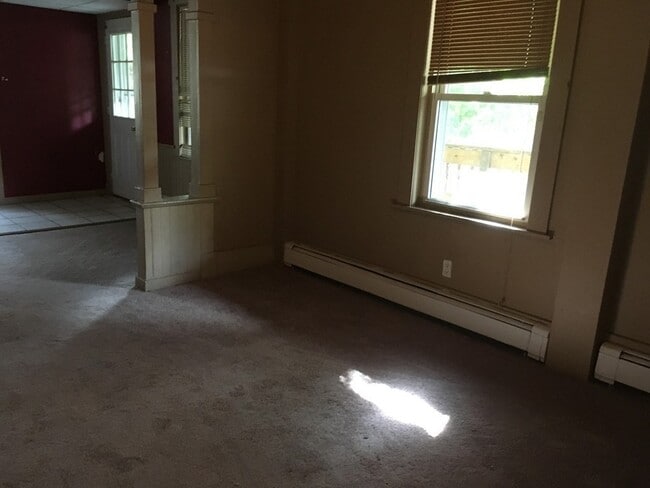 Building Photo - 227 Main St