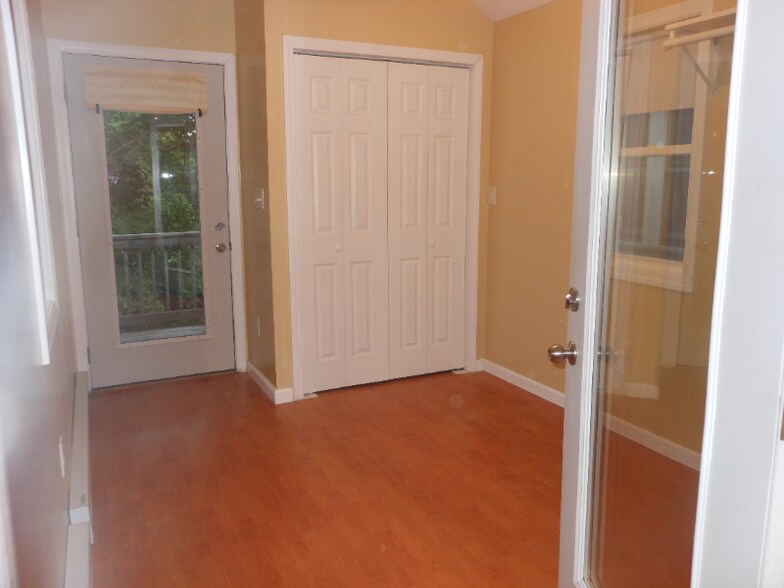 Building Photo - 14 Lyman Rd