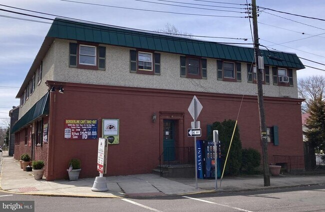 Building Photo - 102 Delaware Rd