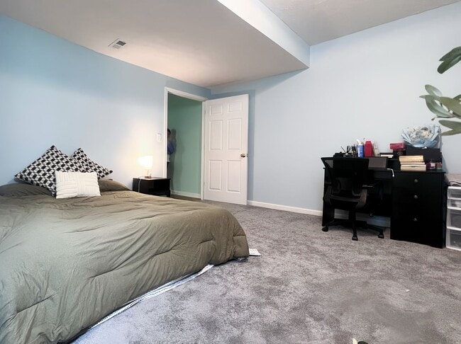 Building Photo - 5BD/3BA spacious house close to Purdue Uni...