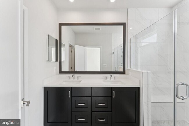 Building Photo - 4689 Charger Pl